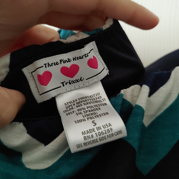 Chevron strapless maxi dress with elastic at waist size Medium Three Pink Hearts - Picture 4 of 5